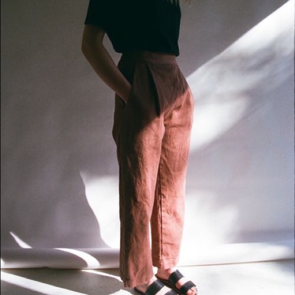 ISO Han Starnes / Josi Faye pants, size S or M